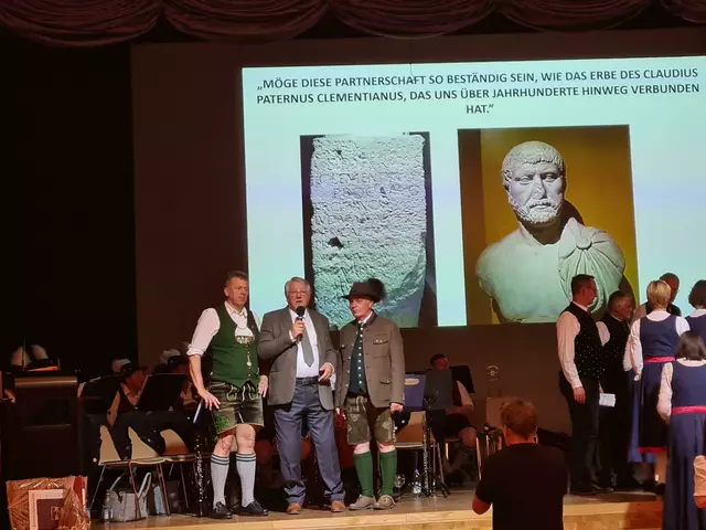 Hintergrund: Brückenschlag - Antike (C.P.C.) 
Gegenwart: 
Bgm. Andreas Braunegger
Alfred Platschka
Bgm. Franz Pfaller | Foto: A. Platschka