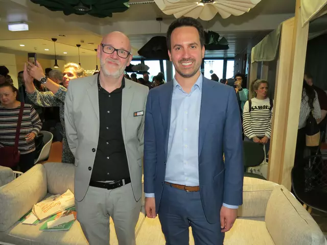 ÖBV-Geschäftsführer Philipp Nussböck und Bildungsminister Christoph Wiederkehr beim Bildungstalk. | Foto: Sabine Krammer