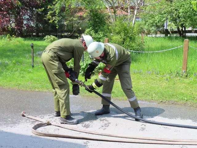 Abkuppeln und Ankuppeln | Foto: BfKdo Hermagor
