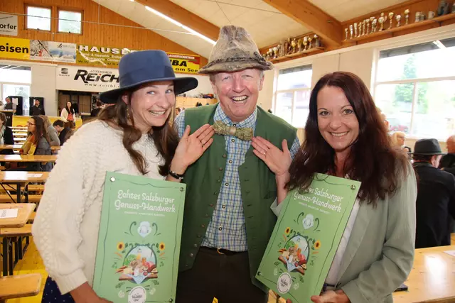 Hans Greischberger mit Brigitte Dörner und Isabella Sommerauer.
