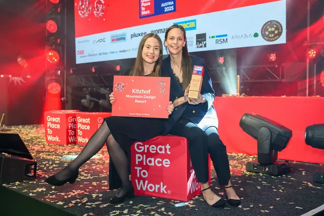 Das Human Resources Team vom Hotel Kitzhof: Alexandra Berger und Magdalena Groiß. | Foto: leadersnet/Helmut Tremmel