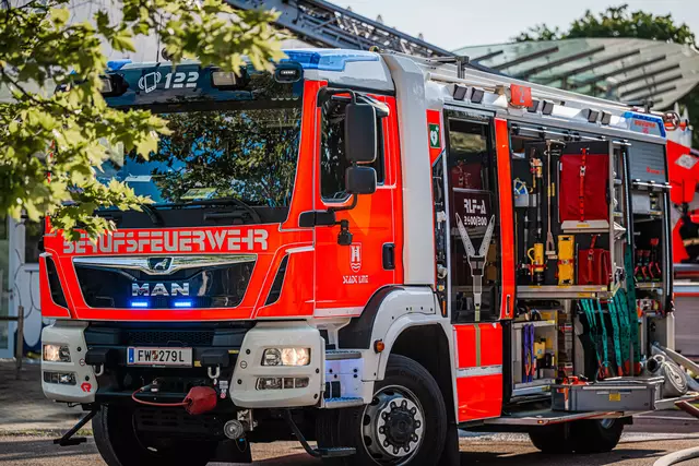 Am Dienstagvormittag erhielten Interessierte Einblick in den Alltag der Berufsfeuerwehr Linz. | Foto: Fotokerschi/Tobias Schartner