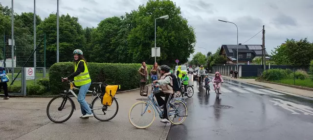 Tolles Projekt. Der BiciBus sorgt dafür, dass Kinder sicher per Fahrrad in die Schule fahren können.  | Foto: Radlobby Kärnten/Sinan Tepe
