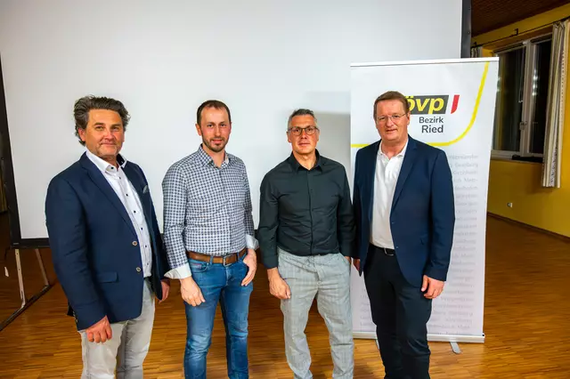Bürgermeister Johann Urwanisch, Gemeindeparteiobmann a.D. Stefan Kumpfüller, Gemeindeparteiobmann Gerald Pögl, Nationalratsabgeordneter Manfred Hofinger | Foto: OÖVP Pattigham