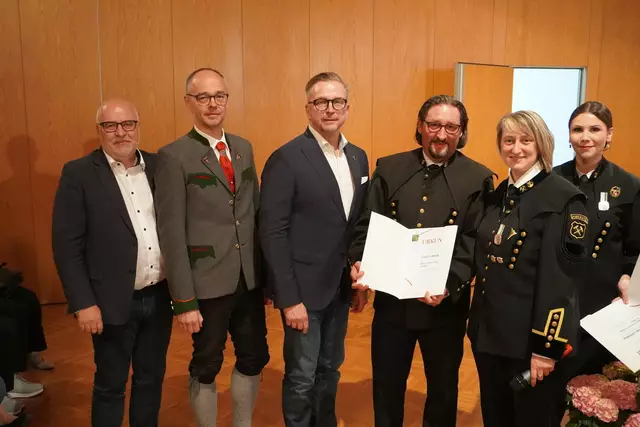 Ehrenzeichen 15 Jahre in Silber: Erwin Lorber
 | Foto: Bergkapelle Piberstein