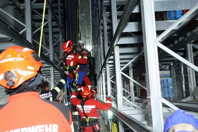 Auch die Höhenretter der Feuerwehr waren im Einsatz. | Foto: FF Münzbach