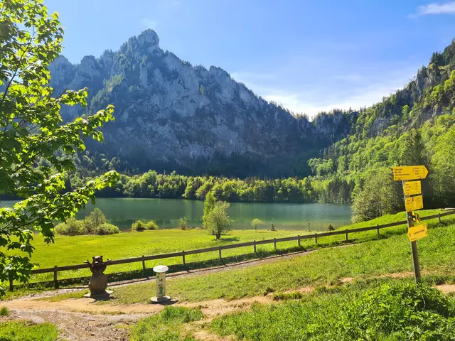 Im Hintergrund der Katzenstein 1349m