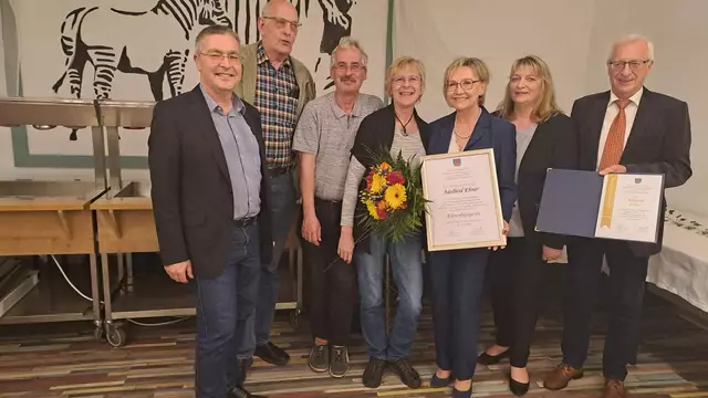 Wolfgang Wessely, Lothar Hofbauer, Erwin Barth, Sabine Strohmaier, Adelheid Ebner, Birgit Haberzett und Franz Hofbauer. | Foto: Marktgemeinde Gutenbrunn