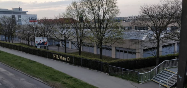 Zu einem Großeinsatz der Feuerwehr ist es am Dienstagnachmittag an einer Favoritner Schule gekommen. (Archiv) | Foto: Screenshot/Google Maps
