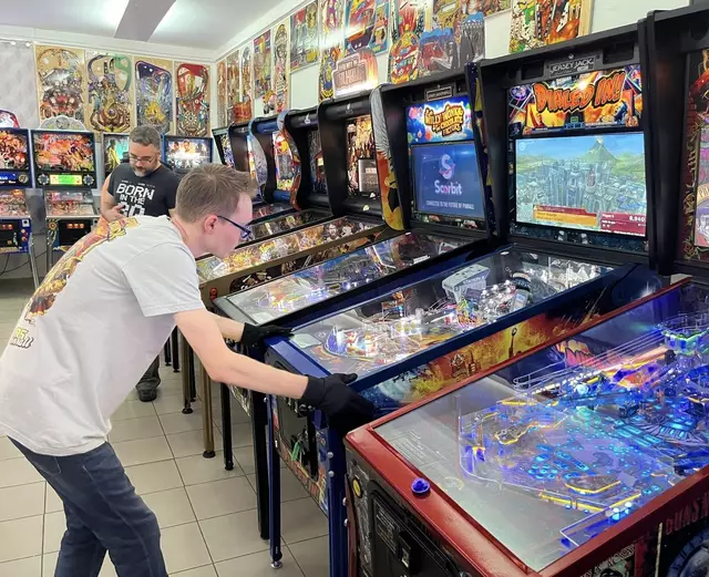 An über 160 Flipper wird um den Titel gekämpft. | Foto: Vöcklabrucker FlipperSportVerein – FlippArena