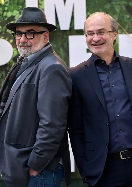 v.l.: Niavarani und Hoanzl gründeten das "Theater im Park" gemeinsam.  | Foto: Marcus Seewald