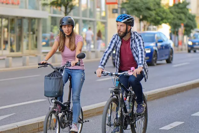 Radfahrer wünschen sich sichere Radverbindungen, auch am Neubau. (Symbolbild) | Foto: Surprising_Media