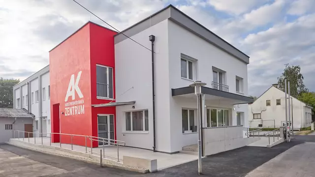 Ab 30. Mai ist die AMS-Servicestelle an ihrem neuen Standort im erweiterten Gebäude der Arbeiterkammer am Bahnhofring 5 zu finden. | Foto: Michael Schmidt