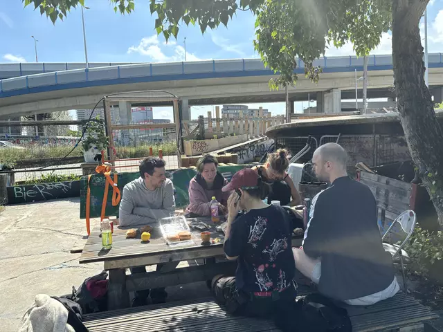 Seitdem man hier fließendes Wasser hat, wird auch gerne zusammen gefrühstückt.  | Foto: Luca Arztmann/MeinBezirk