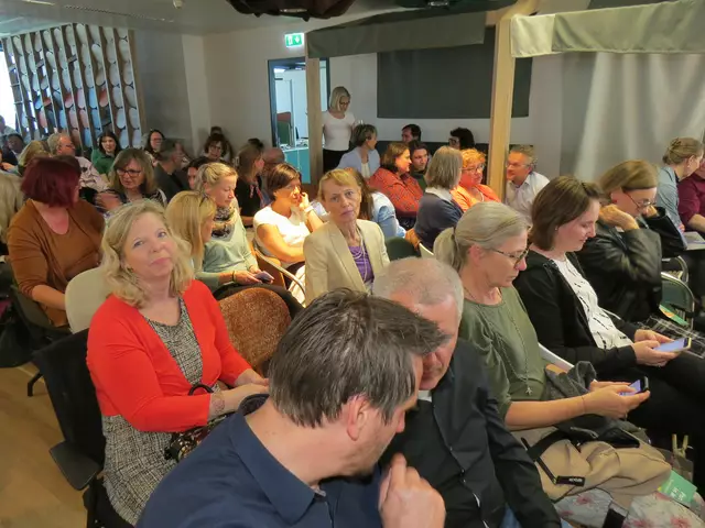 Reges Interesse herrscht bei den Lehrkräften angesichts der Herausforderungen in den Schulen. | Foto: Sabine Krammer