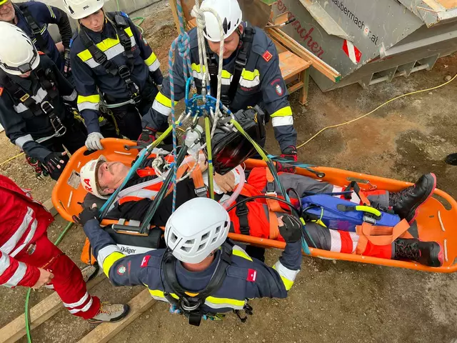 Bei der jüngsten Übung hatten die Spezialkräfte des Bereichsfeuerwehrverbandes besonders schwierige Aufgaben zu meistern. | Foto: FF/Waltl