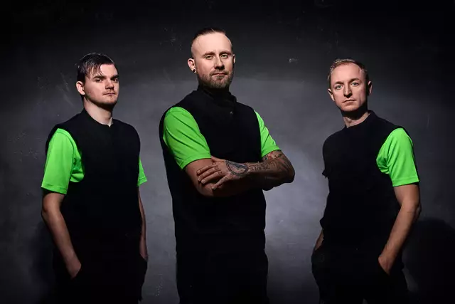 Gernot Neumann, Patrick Schmidleithner und Nino Markgraf bilden das Rock-Trio "Voltwechsel". | Foto: Pascal Riesinger