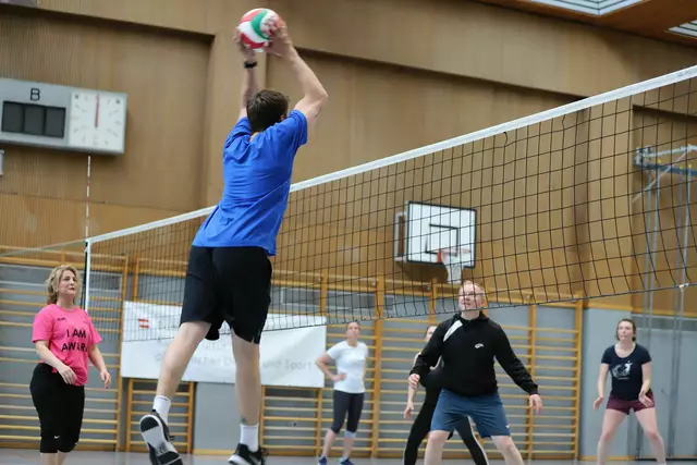 Die neue Sportart Catch'n Serve Ball ähnelt dem Volleyballsport, ist aber leichter zu erlernen. | Foto: Catch'n Serve Ball Austria.