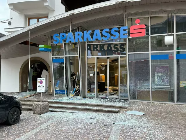 Die Ermittlungen der Polizei und die Suche nach den Tätern laufen.  | Foto: ZOOM.Tirol