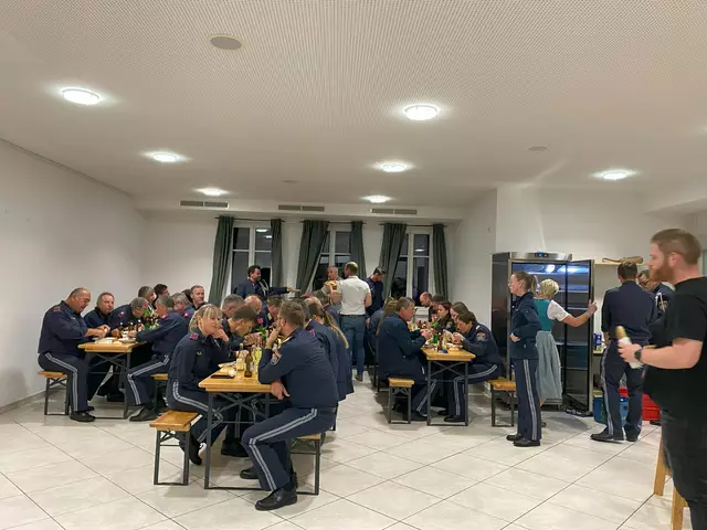 Nach dem Konzert ließen sich die Musikerinnen und Musiker die Stärkung nicht entgehen. 