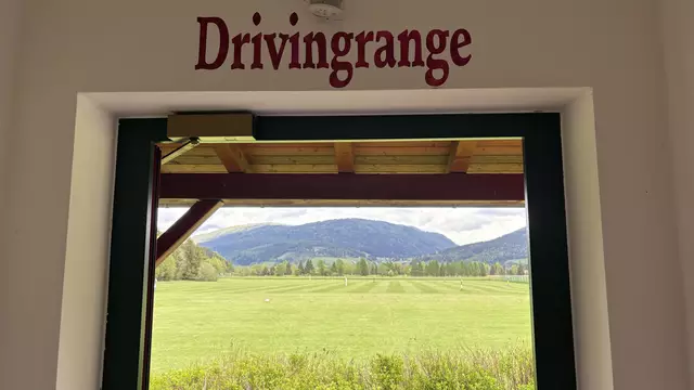 Blick auf dei "Drivingrange" – das Übungsgelände – am Areal des Golfclub Lungau/Katschberg. | Foto: pjw