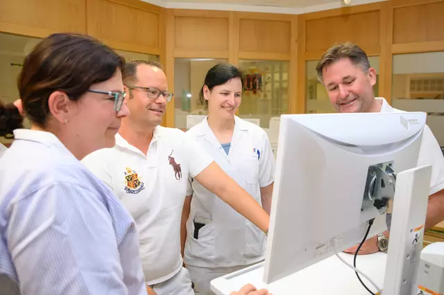 Mitarbeiter bei der Einschulung auf das neue IT-System Orbis. | Foto: Krankenhaus Braunau