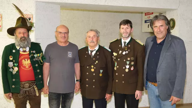 v.l.: Norbert Rudigier, Norbert Stefani, Hartl Ennemoser, Gebhard Ennemoser und Bgm Ingo Mayr