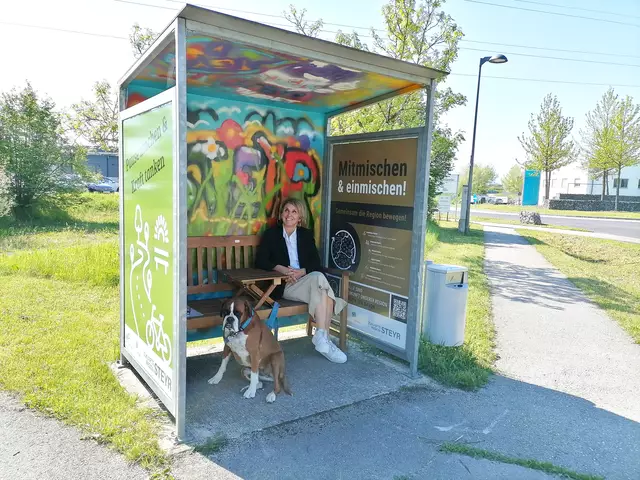 Die Rasthütte beim TIC im Wirtschaftspark Stadtgut Steyr lädt zum Verweilen ein: für Radfahrer, Spaziergänger oder Angestellte aus der Umgebung. | Foto: TIC Steyr I Stadtgut Steyr