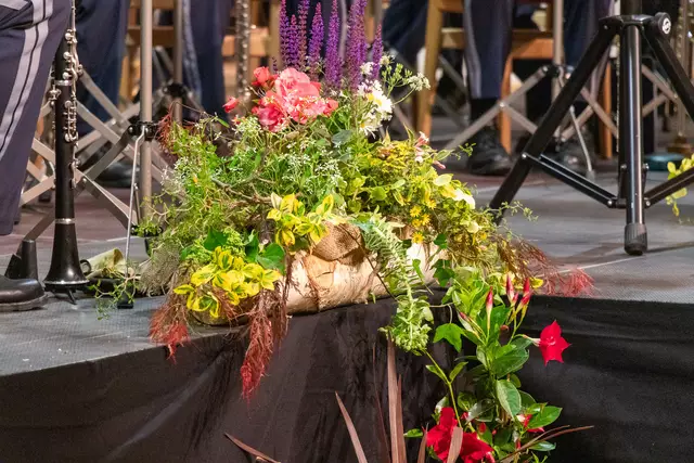 der wunderbare Blumenschmuck bei der Bühne | Foto: Albert Rathmayr
