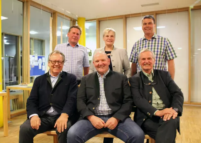 Vlnr. oben: Johann Saller-Kraft, Claudia Entleitner, Gerhard Buchner
Vlnr unten: Ulrich Schröder, Sebastian Griessner, Hans-Michel Piech. | Foto: Pinzgau Milch