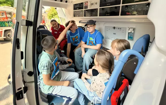 Auch ein Rettungswagen konnte besichtigt werden. | Foto: Christian Nowotny