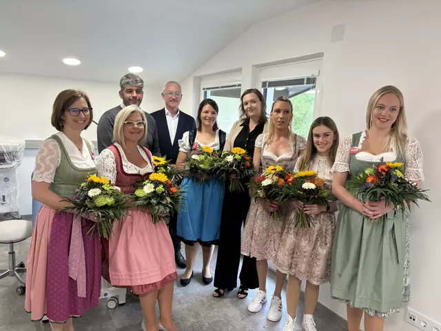 Wolfgang Auer mit seinem Team am Standort Neumarkt. | Foto: Verderber