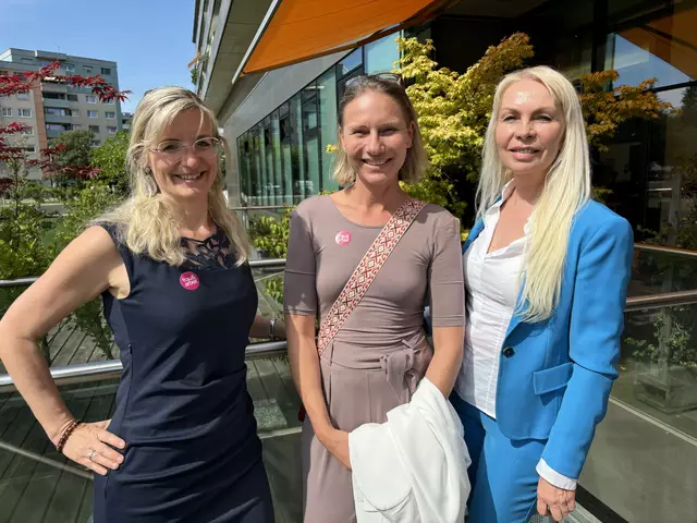 Mitarbeiterinnen bei "Frau und Arbeit" - sie waren bei der Veranstaltung in der TriBühne Lehen mit dabei.  | Foto: Lisa Gold