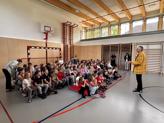 Die Kinder waren von Freddy Cool's Aufführung begeistert | Foto: VS Asperhofen