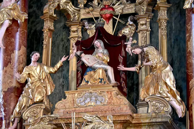 Seit rund 600 Jahren berührt die Pietà am Weizberg Gläubige und Kunstliebhaber gleichermaßen.  | Foto: MeinBezirk/Riedl