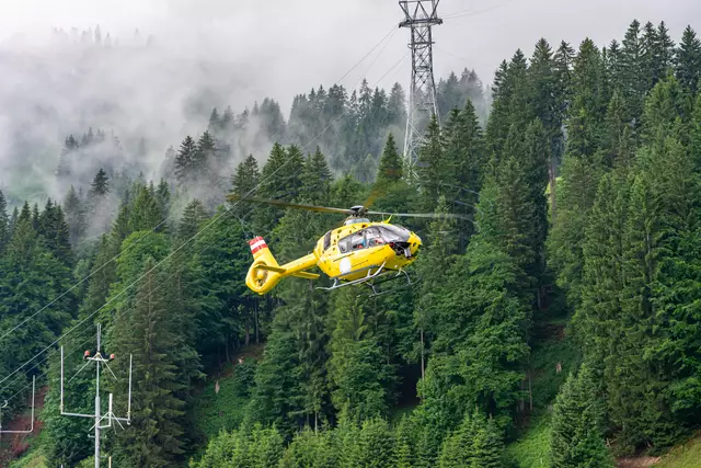 Der Verletzte wurde vom Rettungshubschrauber ins Krankenhaus geflogen. (Symbolfoto) | Foto: stock.adobe.com/at/Frank Lambert