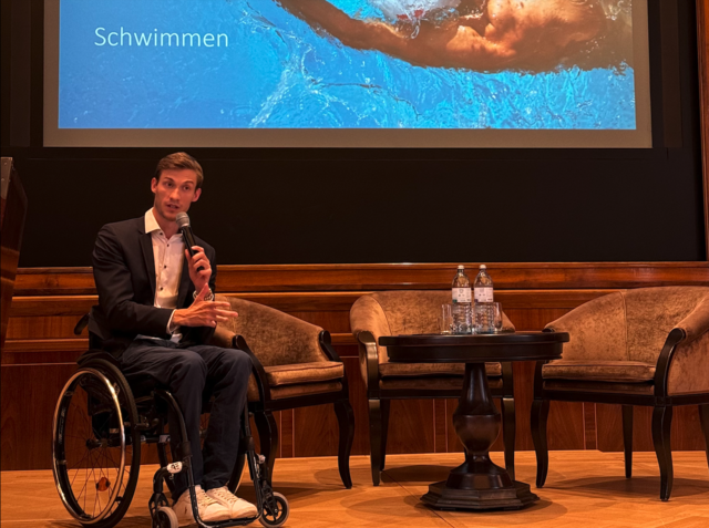 Ernofer arbeitet auch als Motivationsspeaker. | Foto: Lena Blazek