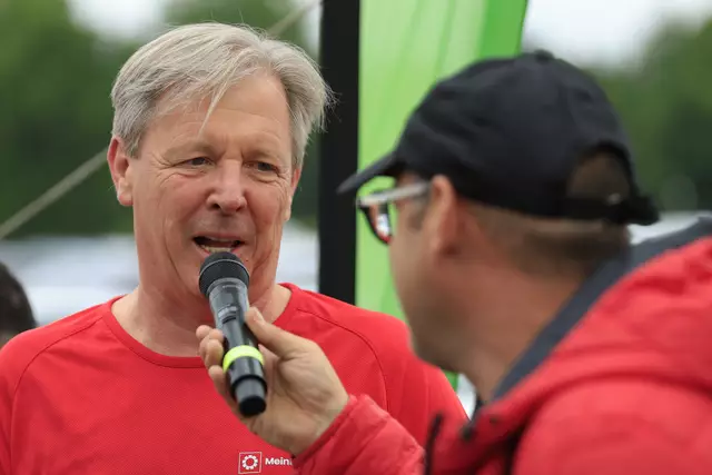 Zufriedener Veranstalter: Roland Reischl von MeinBezirk freut sich, dass das Laufevent auch heuer wieder auf großes Interesse stößt.  | Foto: GEPA pictures