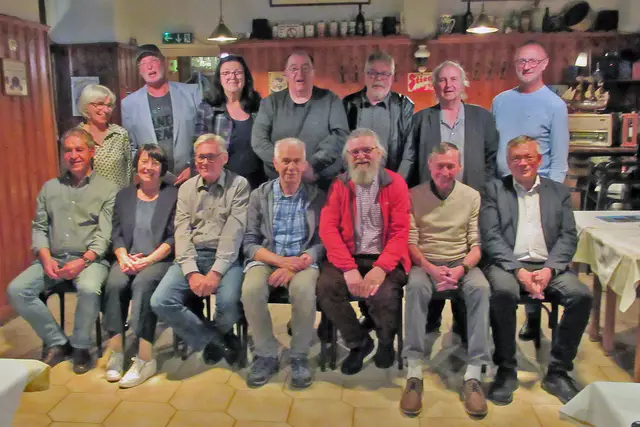 Nach 50 Jahren trafen die Schülerinnen und Schüler der Glasergasse wieder aufeinander. | Foto: Hofman