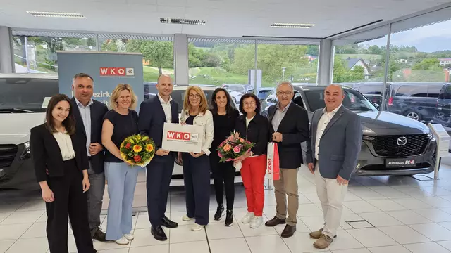 Helena Eckl, Geschäftsführer Matthias Eckl, Katharina Eckl, WKNÖ- Bezirksstellenleiter Andreas Hofbauer, WKNÖ- Bezirksstellenobfrau Silvia Rupp, Anna Eckl, Christa Eckl, Franz Eckl und Bürgermeister von Münichreith-Laimbach Jürgen Fellhofer | Foto: WKNÖ
