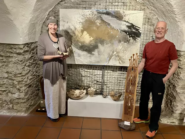 Künstlerin Waltraut Winkler (Bilder, Keramik) und
Künstler Werner Kastiunig (Skulpturen)