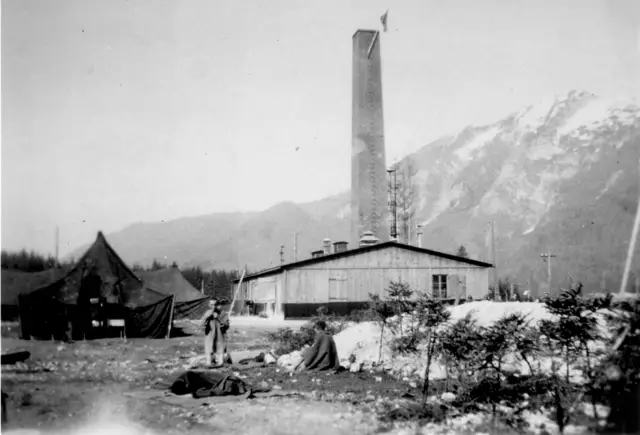 Das Krematorium in befreiten KZ Ebensee, Mai 1945, USHMM (United States Holocaust Memorial Museum). | Foto: USHMM