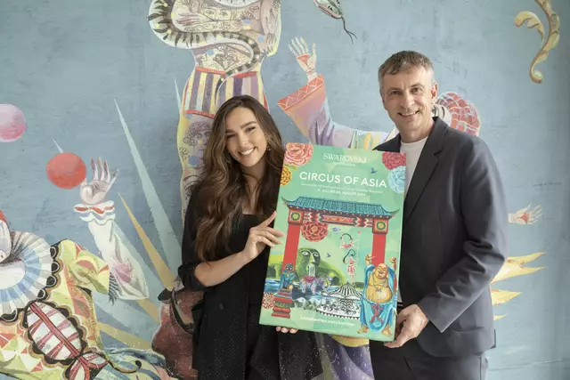 on 11. Juli bis 24. August 2025 heißt es Manege frei für den "Circus of Asia". Die Zusammenarbeit zwischen dem Zirkus Roncalli und den Swarovski-Kristallwelten geht dieses Jahr in die siebte Runde, mit neuen Künstlern und asiatischem Setting.  | Foto: Swarovski Kristallwelten/Jürgen Hammerschmid