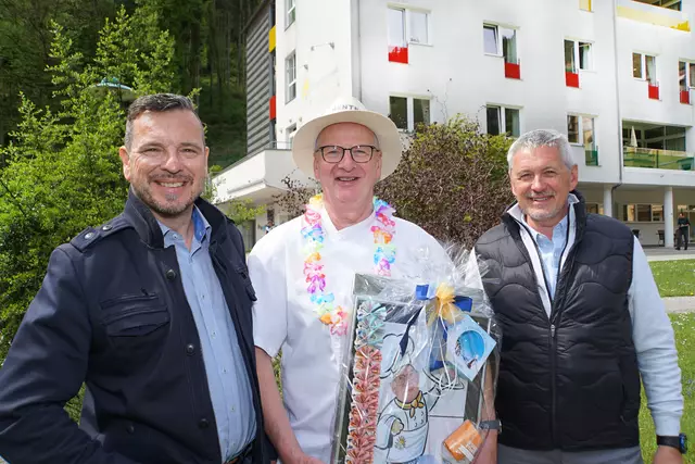 SHV Direktor Thomas Schell, ehem. Küchenleiter der Zentralküche Franz Alois Payerl, SHV Vorstandsvorsitzender Claus Faller | Foto: SHV Spittal 