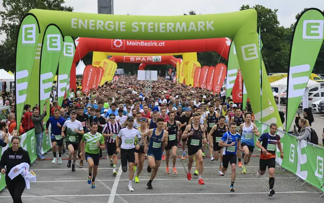 Rund 5.000 Läuferinnen und Läufer gingen Seite an Seite mit ihren Kolleginnen und Kollegen an den Start. | Foto: GEPA pictures