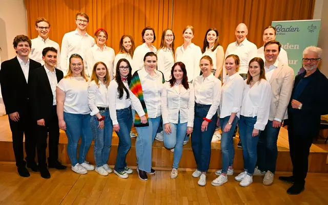 Die Jungen Musikfreunde Baden sorgten für einen großartigen Konzertabend, bei dem auch StR a.D. Ernst Schebesta mit dabei war. | Foto: 2025psb/sap