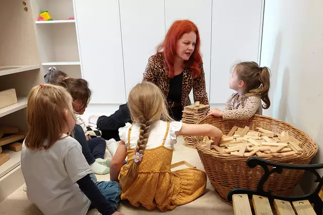Im Zuge der Bezirksdialoge besuchte LRin Hagele den Kindergarten Stans. | Foto: Land Tirol