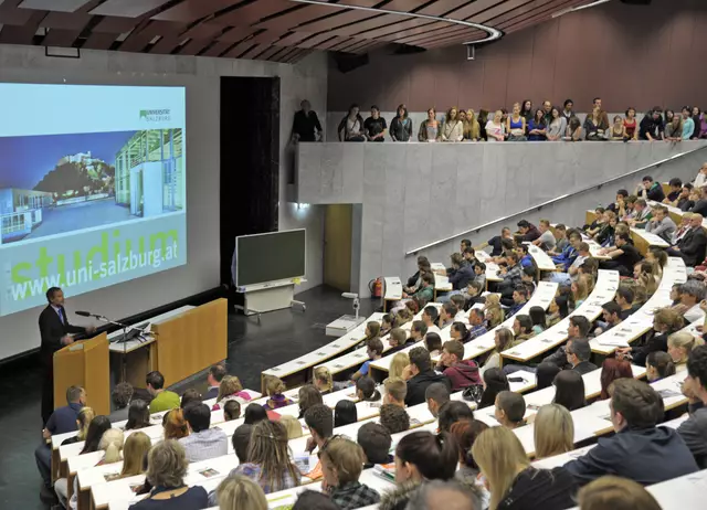 Eine Impression aus dem Audimax an der Universität Salzburg. | Foto: Archiv / Scheinast