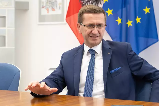 Wirtschaftslandesrat Markus Achleitner: „Ein staatlicher Infrastrukturfonds Energie in Kombination mit längeren Abschreibungsfristen, zB 40 Jahre, könnte so zu einem nachhaltigen Netzausbau beitragen.“ | Foto: Roland Pelzl