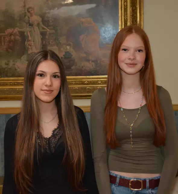 Das Siegerinnen-Duo bei der Prämierung. Von links: Pia Rella und Lili Marschall. | Foto: Vinzenzgemeinschaften Tirol